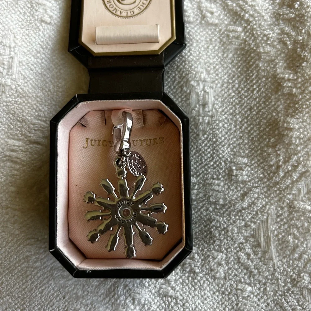 Juicy Couture Silver Snowflake Pendant - Picture 2 of 4